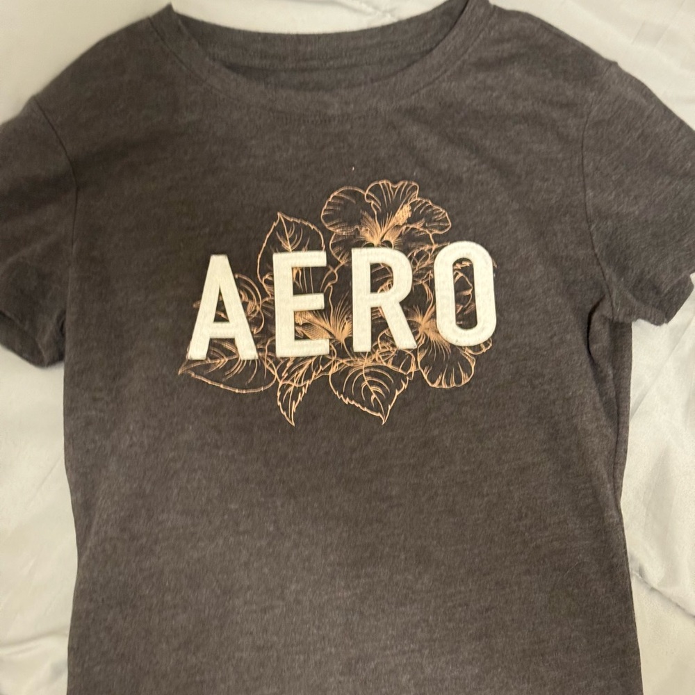 Gray t shirt